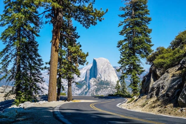 The road to the Glacier Point